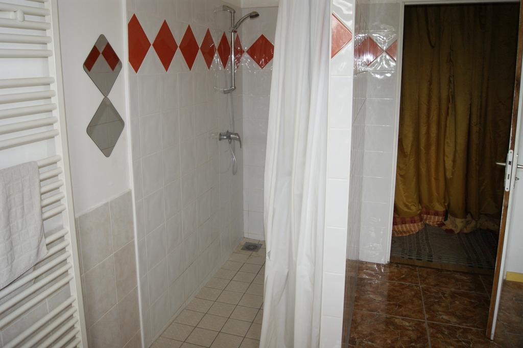 Chambres D'Hotes La Noyeraie Izeron 객실 사진